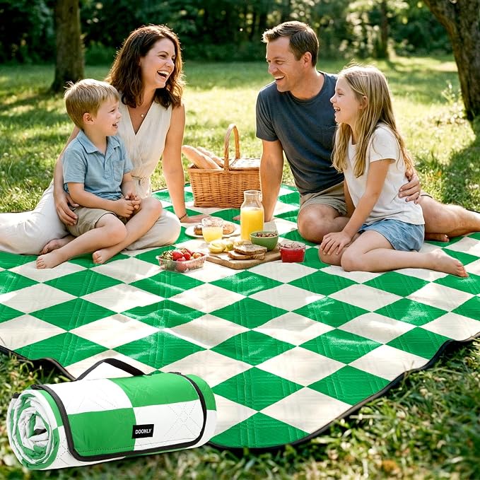 Doonly Picnic Blanket, Large Waterproof Sandproof Beach Blanket, Foldable Outdoor Blanket Gingham Picnic Mat for Beach, Camping, Park, Grass, Lawn, Travel (Green)