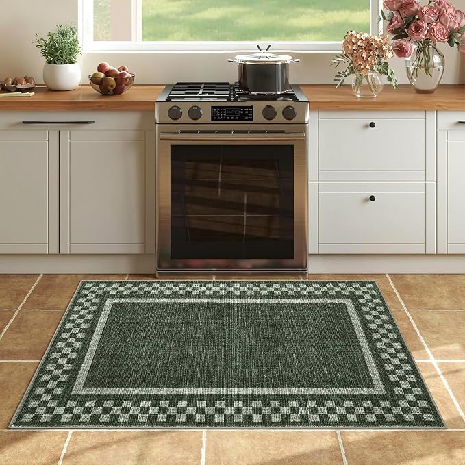 GarveeHome Small Washable Area Rug 2x3 Modern Checkered Entry Bedroom Rug | Solid Color Scalloped Kitchen Rugs Non Slip Stain Resistant Bordered Throw Carpet for Living Room Nursery Laundry, Green