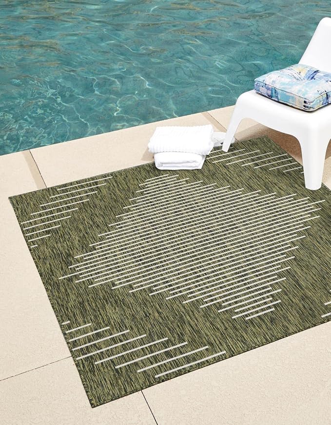 Unique Loom Outdoor Modern Collection Area Rug - Tambor (7' 1" Square, Green/ Ivory)