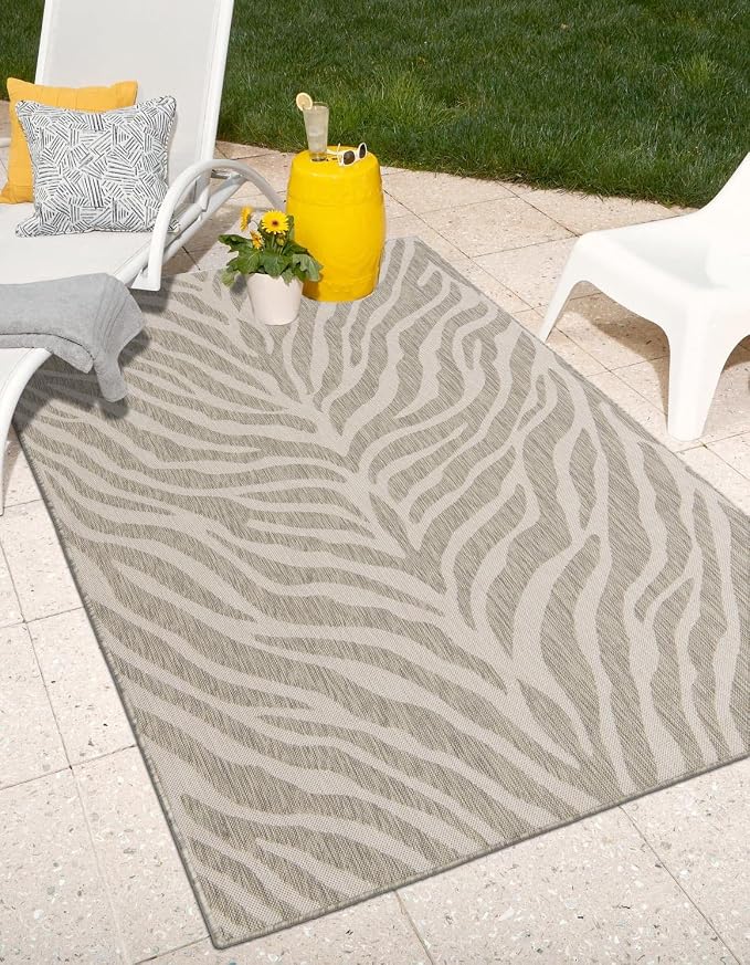Unique Loom Outdoor Safari Collection Area Rug - Tsavo (4' 1" x 6' 1" Rectangle, Gray/ Ivory)