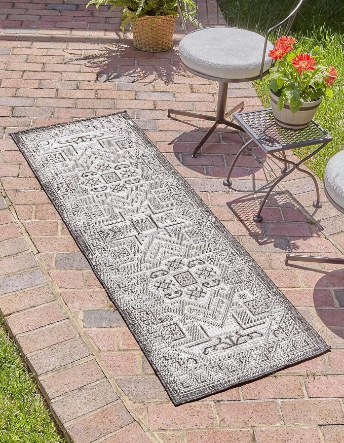 Unique Loom Outdoor Aztec Collection Area Rug - Coba (2' 7" x 10' Runner Charcoal Gray/Ivory)