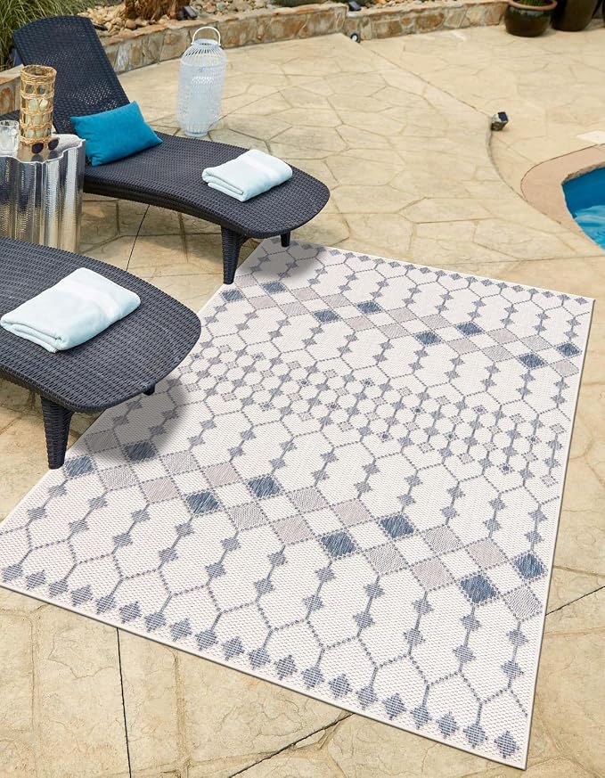 Unique Loom Outdoor Trellis Collection Area Rug - Traliccio (4' 1" x 6' 1" Rectangle, Ivory/ Navy Blue)