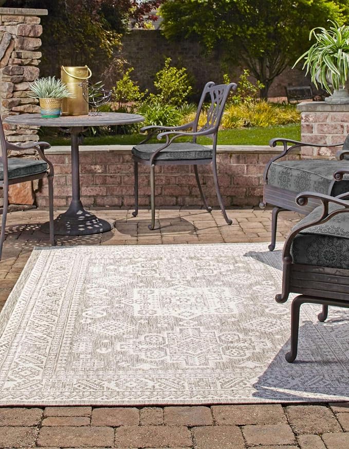 Unique Loom Outdoor Aztec Collection Area Rug - Chalca (7' 10" x 11' Rectangle, Light Gray/ Ivory)