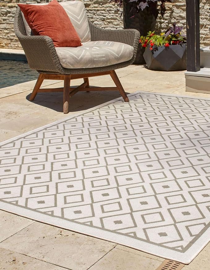 Unique Loom Outdoor Trellis Collection Area Rug - Kafes (6' 1" x 9' Rectangle, Ivory/ Gray)