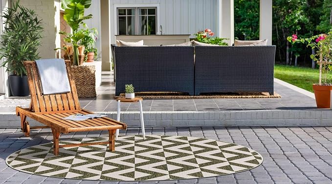 Unique Loom Outdoor Collection Area Rug - Napa (4' 1" Round, Green/ Ivory)