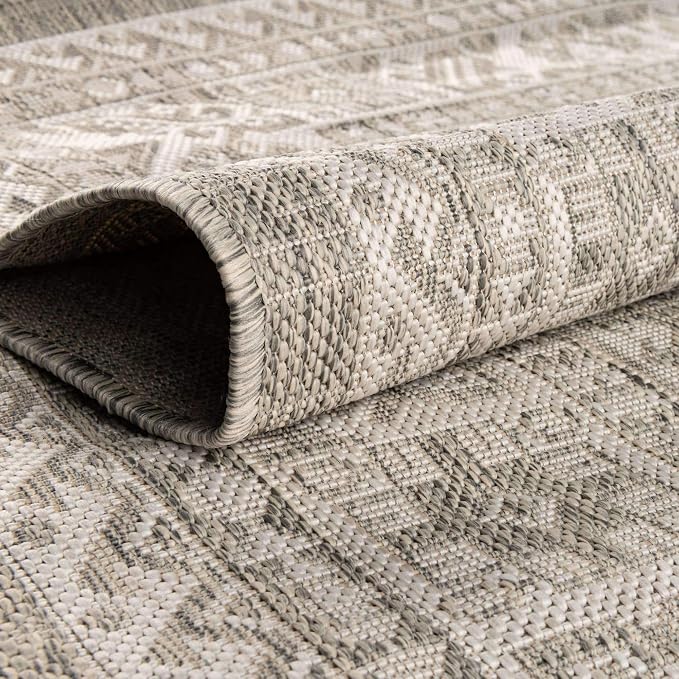 Unique Loom Outdoor Aztec Collection Area Rug - Chalca (6' 1" x 9' 0" Rectangle, Light Gray/ Ivory)