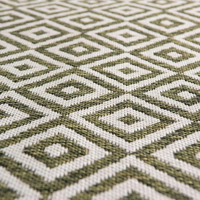 Unique Loom Jill Zarin Outdoor Collection Area Rug - Costa Rica (4' 1' Round, Green/ Ivory)