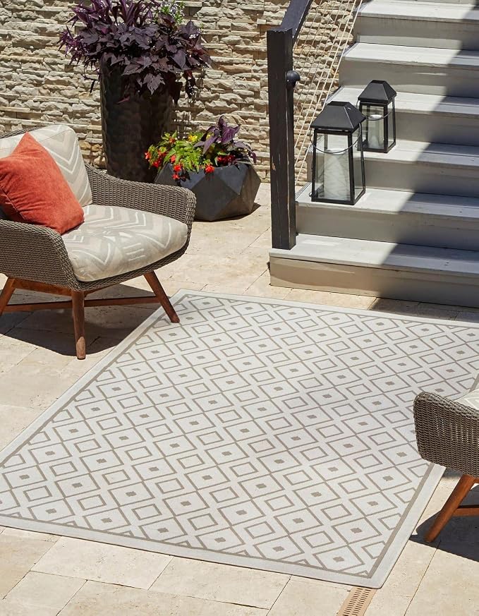 Unique Loom Outdoor Trellis Collection Area Rug - Kafes (4' 1" x 6' 1" Rectangle, Ivory/ Gray)