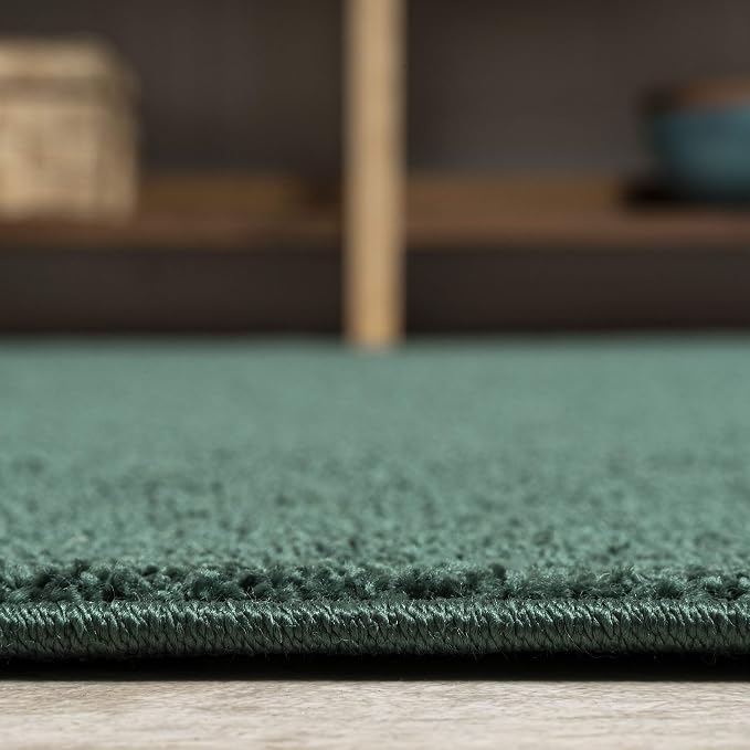 JONATHAN Y Haze Solid Low-Pile Emerald Indoor Area Rug 5x8, Coastal,Bohemian,Minimalist,Classic, Easy-Cleaning for Living Room,Bedroom,Kitchen,Pet Friendly,Non-Shedding (SEU100L-5)