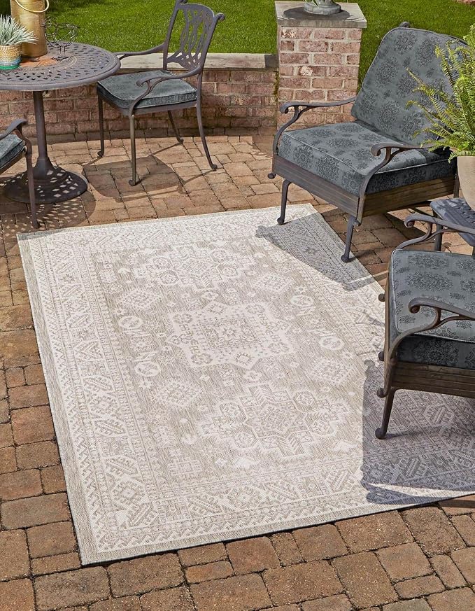 Unique Loom Outdoor Aztec Collection Area Rug - Chalca (3' 3" x 5' 3" Rectangle, Light Gray/ Ivory)