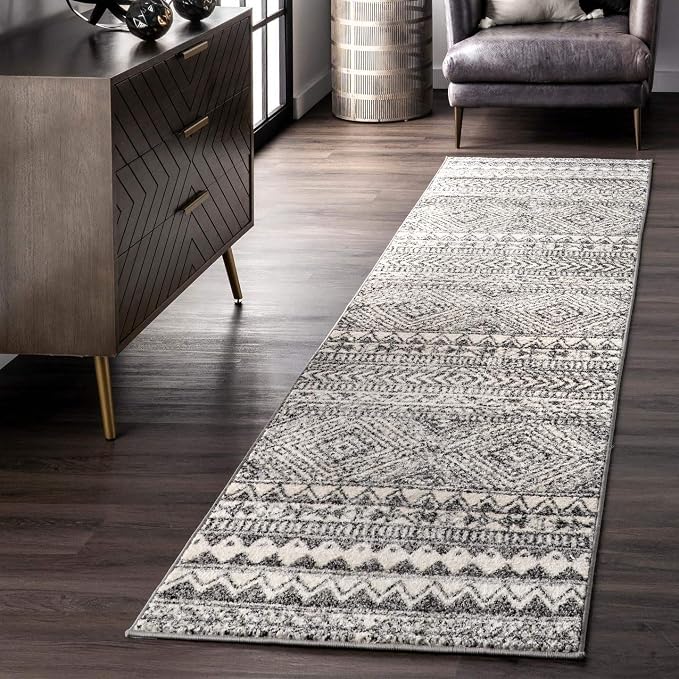 nuLOOM Transitional Tribal Becky Accent Rug, 4' Round, Dark Grey