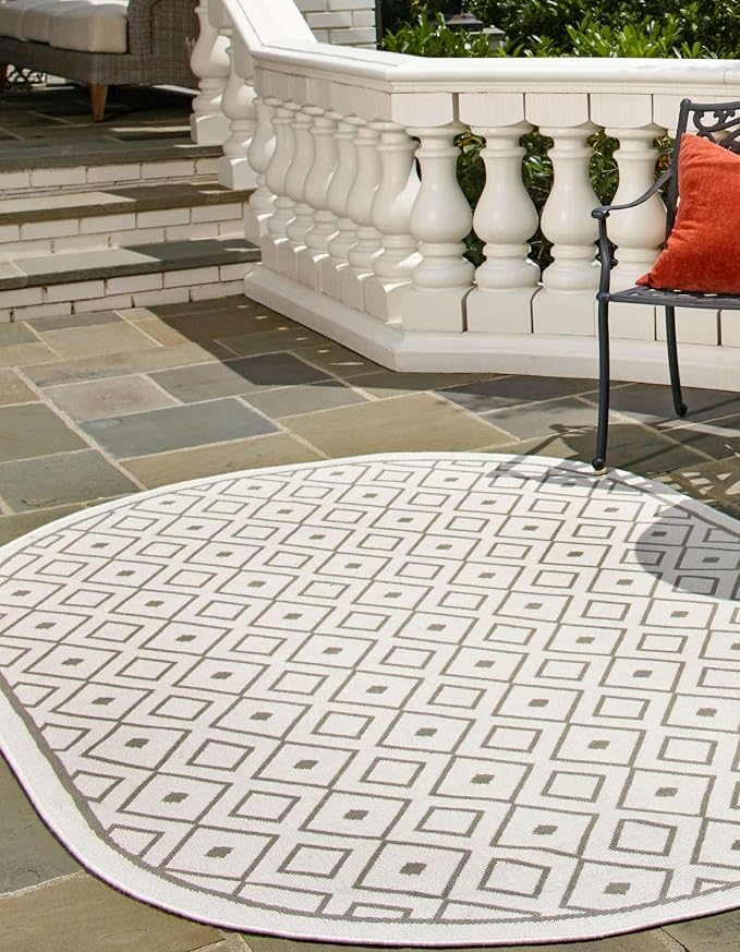 Unique Loom Outdoor Trellis Collection Area Rug - Kafes (7' 10" x 10' Oval, Ivory/ Gray)
