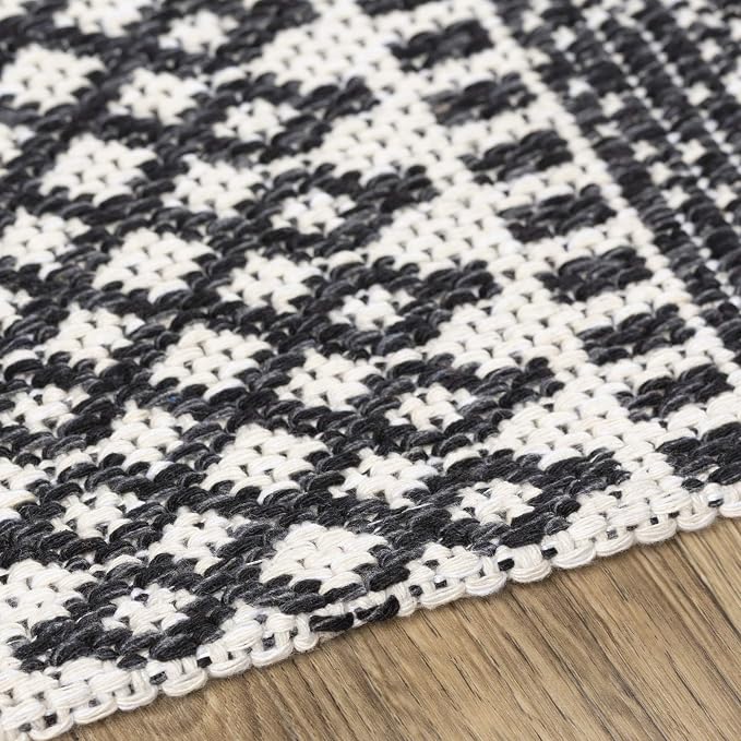 Artistic Weavers Livabliss Tumnus Bohemian Tribal Area Rug,1'10'' x 3',Black