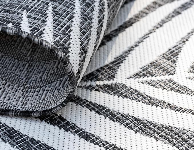 Unique Loom Outdoor Botanical Collection Area Rug - Palm (6' 1" x 9' Rectangle, Charcoal/ Ivory)