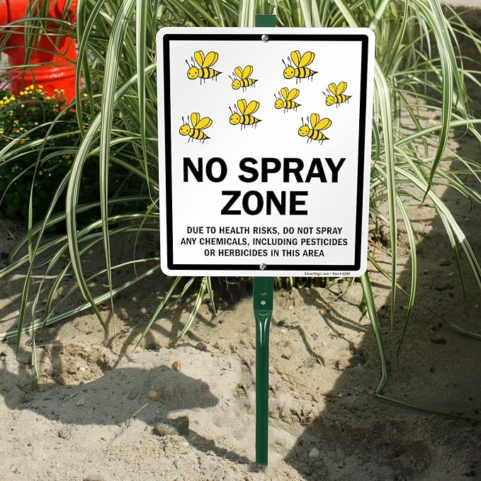 SmartSign 30.5x25.4 cm "No Spray Zone – Due To Health Risks, Do Not Spray Any Chemicals, Including Pestizides Or Herbicides In This Area" Hofschild mit 3 Fuß Pfahl, Schwarz und Weiß, 1 Stück