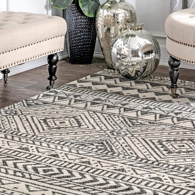 nuLOOM Transitional Tribal Becky Accent Rug, 4' Round, Dark Grey