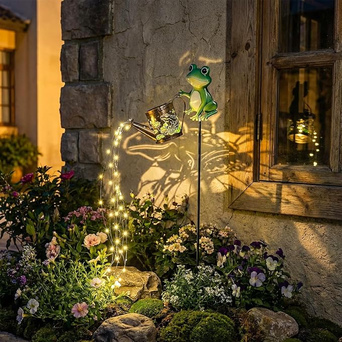 Solar-Powered Frog Watering Can Garden Stake Light, Metal Frog Statue Silhouette Pillar Garden Feature Light, for Christmas, Mother's Day, Birthday Gifts, Garden, Lawn, Courtyard Decorations.