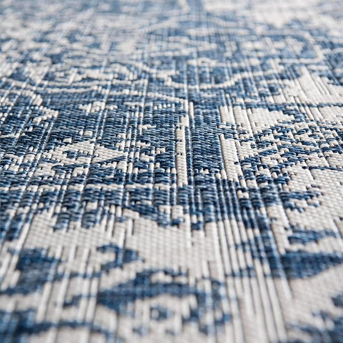 Unique Loom Outdoor Collection Area Rug - Dubai (7' 10' x 10' Oval, Blue/ Ivory)