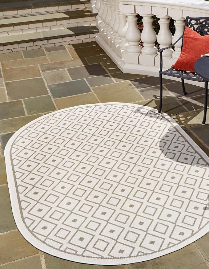 Unique Loom Outdoor Trellis Collection Area Rug - Kafes (7' 10" x 10' Oval, Ivory/ Gray)