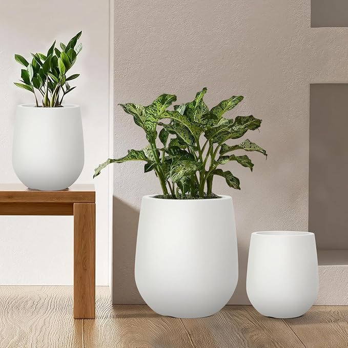 16.9 Inch Plastic Tall Large Planters for Outdoor Plants, Modern Round Tapered Flower Pot for Indoor Plants, Plant Pots with Drainage Holes and Rubber Plug for Home Garden Patio, Chalk Beige