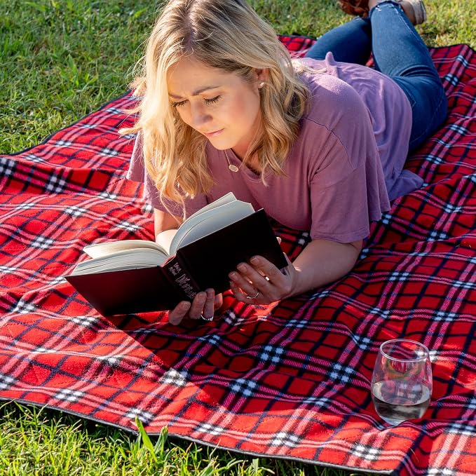 BRAWNTIDE Large Waterproof Outdoor Blanket, Extra Thick Fleece, Warm, Windproof & Sandproof, Quilted Stadium Blanket for Sports Events, Beach, Camping, Picnics, Dogs & Car, 82" x 55
