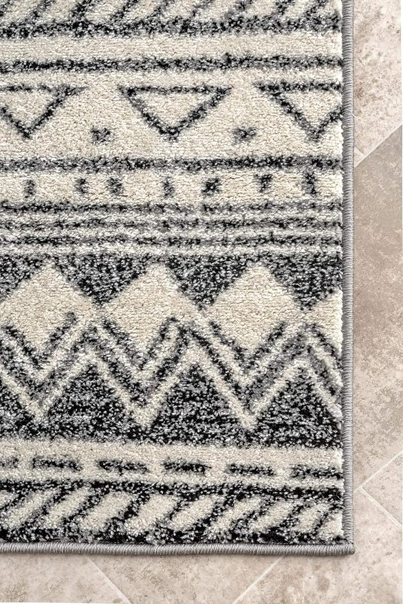 nuLOOM Transitional Tribal Becky Accent Rug, 4' Round, Dark Grey