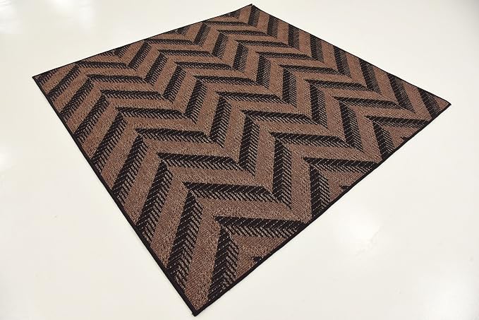 Unique Loom Outdoor Modern Collection Area Rug - Chevron (5' 4" Square, Brown/ Black)