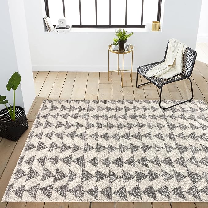 JONATHAN Y Aisha Moroccan Triangle Geometric Cream/Gray Indoor Area Rug, 10x14, Contemporary, Modern, Easy-Cleaning for Living Room, Bedroom, Kitchen, Pet Friendly, Non-Shedding (MOH206B-14)