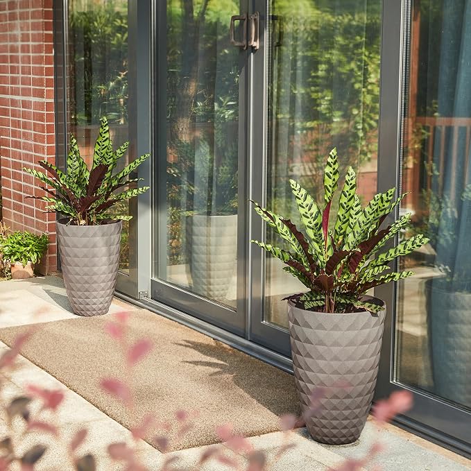 Glitzhome 19.75" H Oversized Tall Planter, Round Sand Beige Tall Outdoor Planters with Drainage Holes, Large Flower Pots Outdoor Planters for Porch, Backyard, Front Door, Patio and Deck, Set of 2