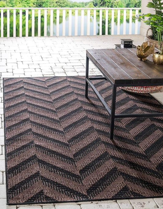 Unique Loom Outdoor Modern Collection Area Rug - Chevron (7' 1" x 10' Rectangle, Brown/ Black)
