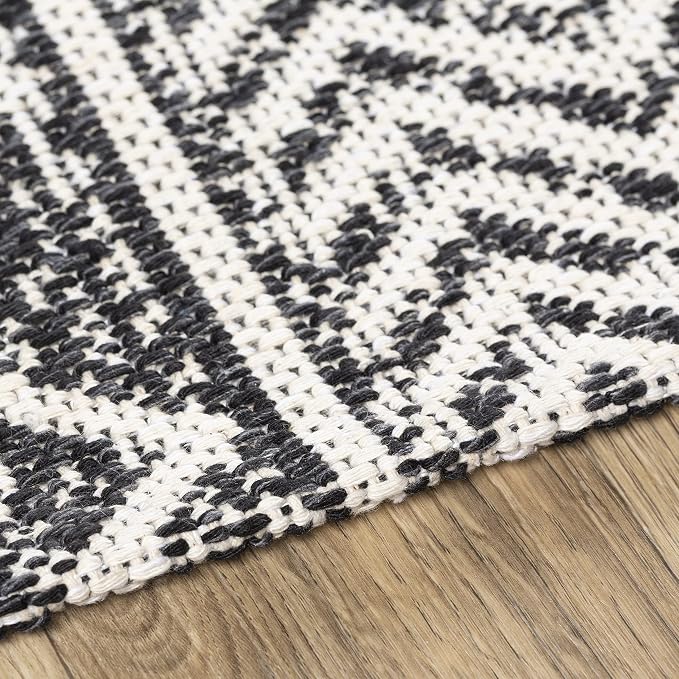 Livabliss Tumnus Bohemian Tribal Area Rug,5' x 7'3",Black