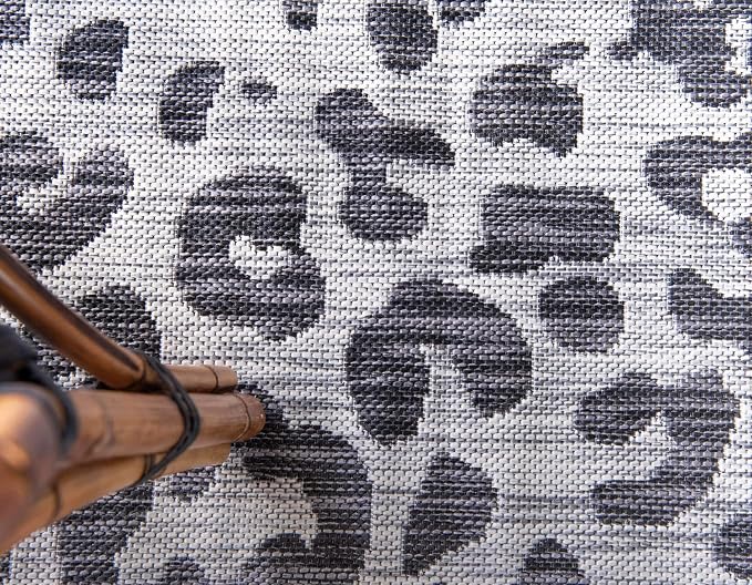 Unique Loom Outdoor Safari Collection Area Rug - Leopard (5' 1" x 8' Rectangle, Light Gray/ Gray)