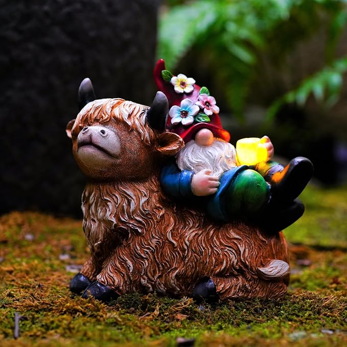 Pohabery Garden Gnomes Decor Outdoor Statues Gnome on Highland Cow Hold Solar Cup Light Outdoor Decorations for Patio,Yard and Gift for Mom（L