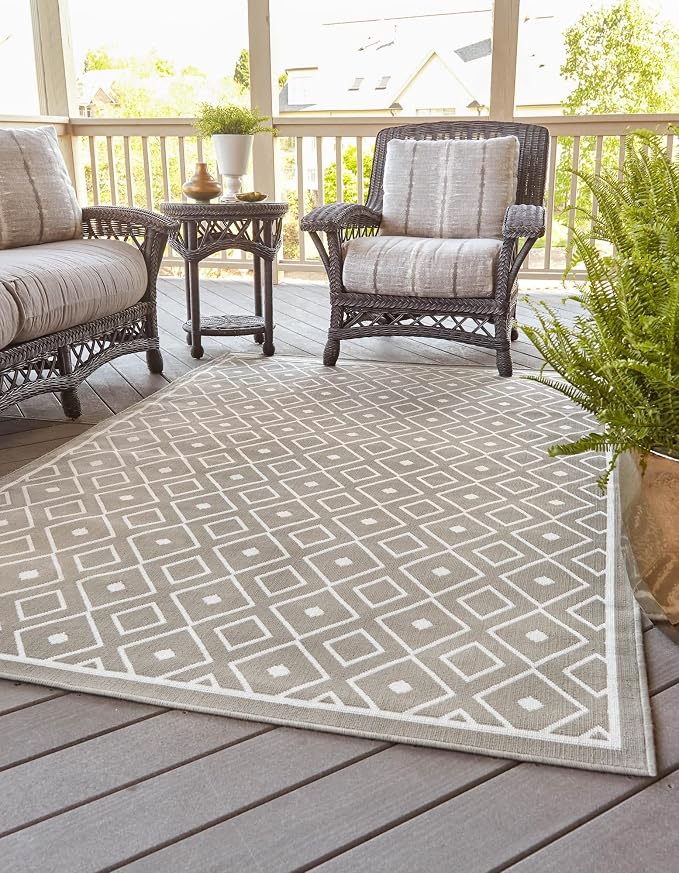 Unique Loom Outdoor Trellis Collection Area Rug - Kafes (7' 10" x 10' Rectangle, Gray/ Ivory)