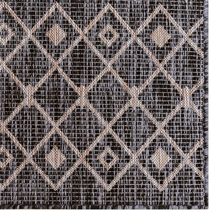 Unique Loom Outdoor Trellis Collection Area Rug - Tribal Trellis (7' 10" Square, Charcoal Gray/ Natural)