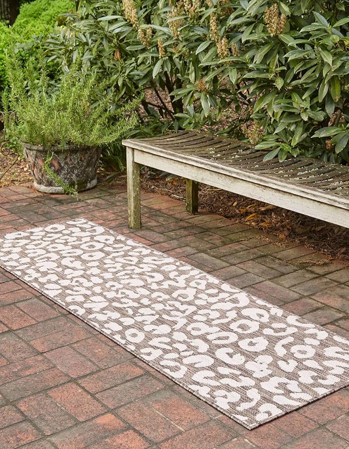 Unique Loom Outdoor Safari Collection Area Rug - Leopard (2' x 6' 1" Runner, Brown/ Light Brown)