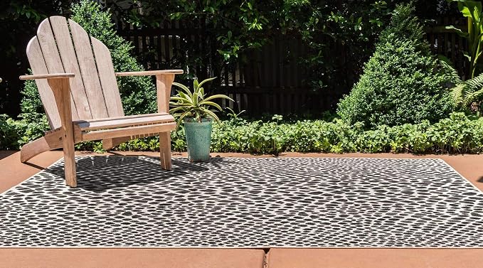 Unique Loom Outdoor Collection Area Rug - Cape Town (3' 3' x 5' 3' Rectangle, Black/ Ivory)