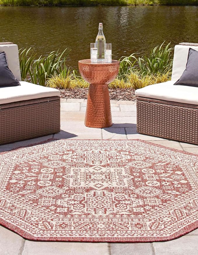 Unique Loom Outdoor Aztec Collection Area Rug - Chalca (5' 3" Octagon, Rust Red/ Ivory)
