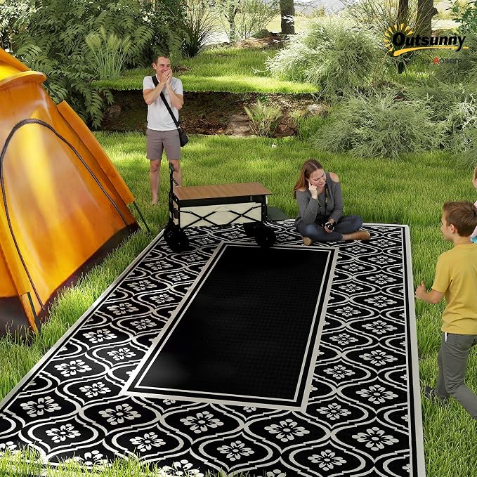 Outsunny Outdoor Rug for Patio, 9' x 18' Waterproof Large Mat, Reversible Plastic Straw Rug for Decor, Portable Outside RV Camping Area Carpet Mat for Backyard Porch Deck Picnic, Black & White Gourd
