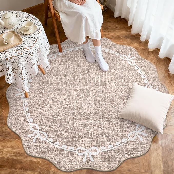 GarveeHome 6ft Round Rugs Washable Scalloped Bow Rug for Bedroom, Camel | Non Slip Soft Low Pile Ultra-Thin Stain Resistant Indoor Carpet for Living Room Nursery Girls Dorm Decor Kids Room Playroom