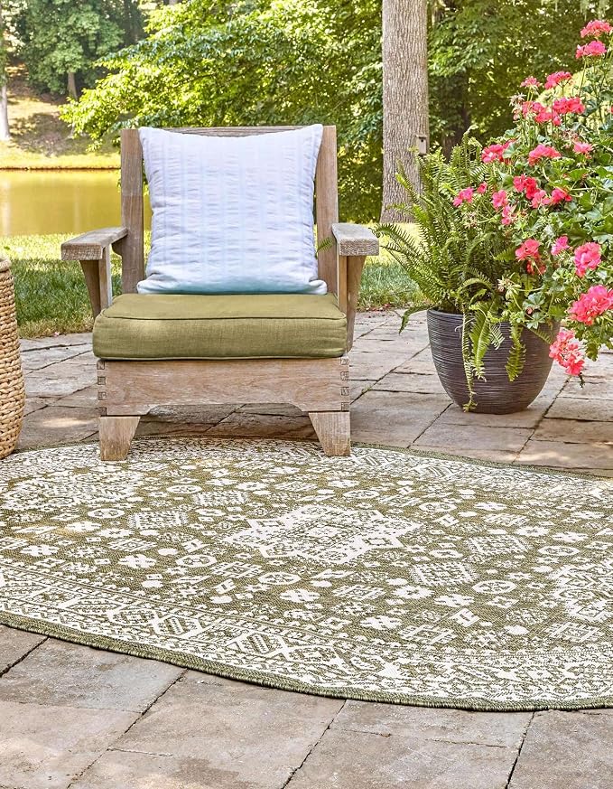 Unique Loom Outdoor Aztec Collection Area Rug - Chalca (5' 3" x 8' Oval, Green/ Ivory)