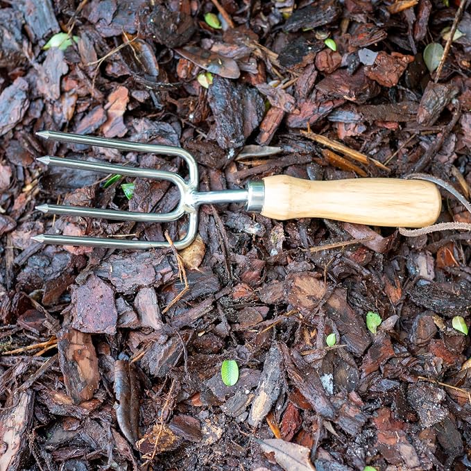 Garden Works Heirloom Collection Handy Round Tine Fork