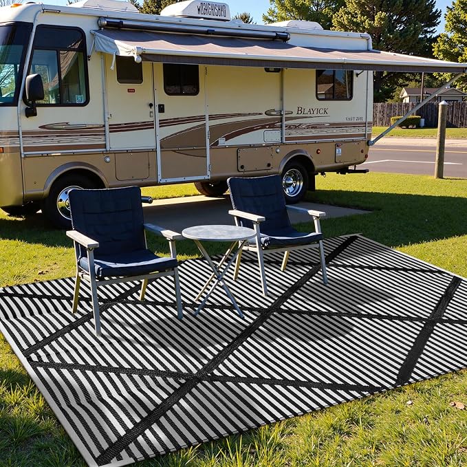 Lahome Waterproof Outdoor Rug 6x9, Reversible Plastic Straw Outdoor Patio Rugs for Camping, Rv Mats for Outside Porch Decor Backyard Camper Picnic, Black 6'x9'
