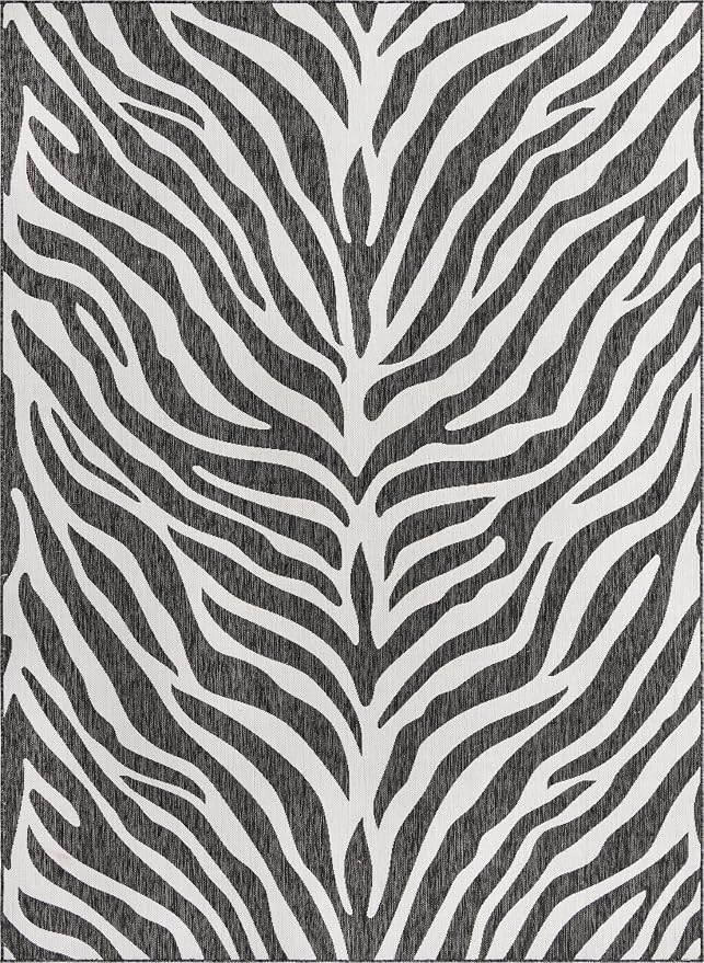 Unique Loom Outdoor Safari Collection Area Rug - Tsavo (7' 10" x 11' Rectangle, White/ Black)