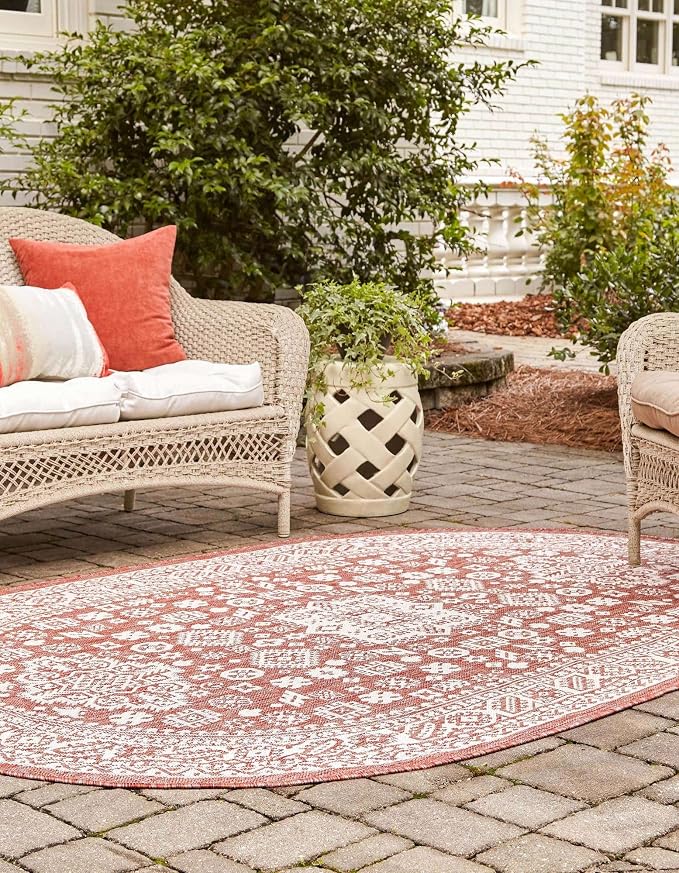 Unique Loom Outdoor Aztec Collection Area Rug - Chalca (7' 10" x 10' Oval, Rust Red/ Ivory)