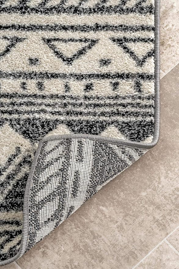 nuLOOM Transitional Tribal Becky Accent Rug, 4' Round, Dark Grey