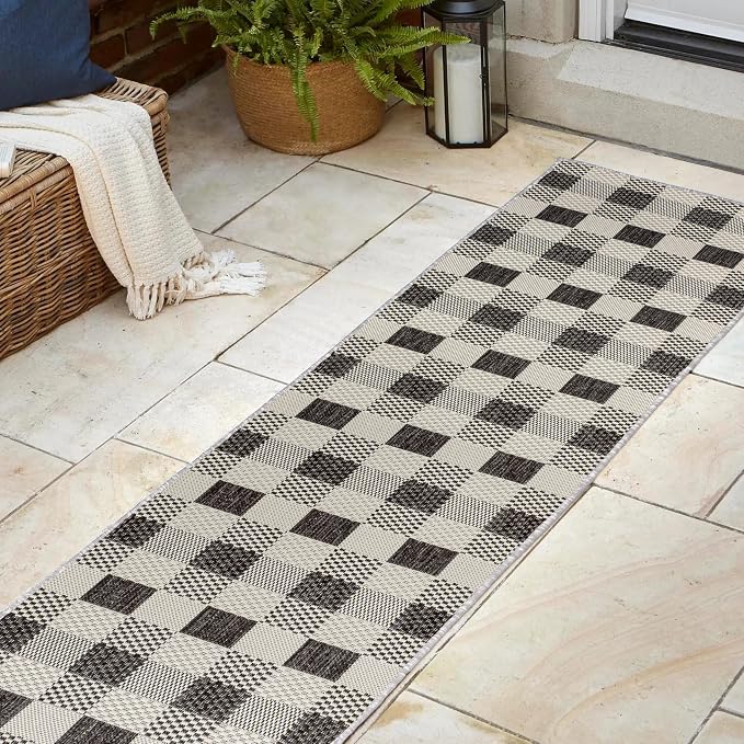 JONATHAN Y Geometric Bold Gingham Indoor Outdoor Runner Rug 2X8 Black/Cream, Darcy Traditional for Backyard, Patio, Porch, Easy-Cleaning, High Traffic, Pet-Friendly, Non-Shedding (TSN201A-28)