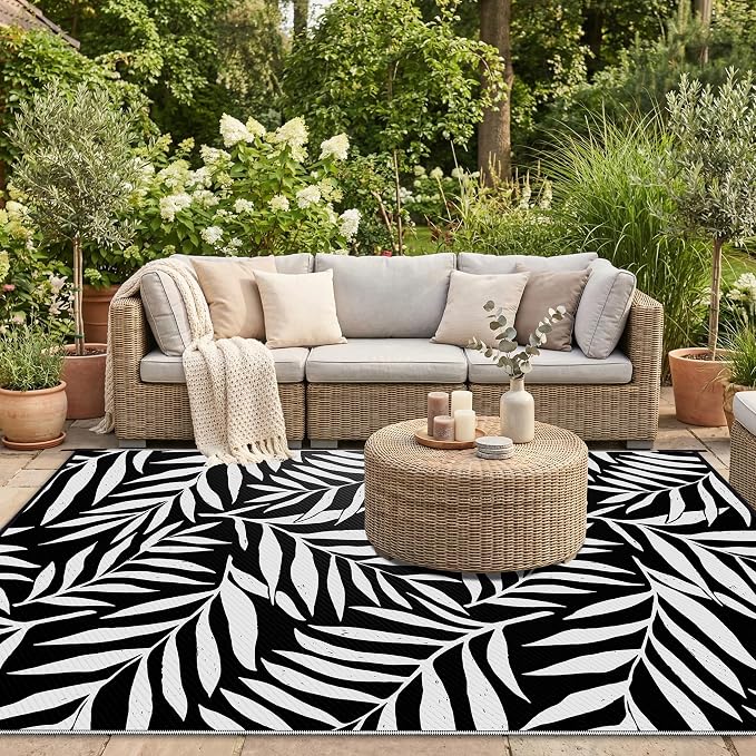 Smiry Outdoor Rug 6x9 ft, Waterproof Reversible Plastic Straw Rugs, Outdoor Area Rug with Leaf Pattern, Outside Floor Mat for Patio, Backyard, Deck, Picnic, Beach, Camping, Black & White