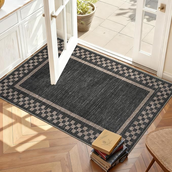 GarveeHome Small Washable Area Rug 2x3 Checkered Entry Kitchen Rug | Solid Color Scalloped Modern Bedroom Doormat Non Slip Stain Resistant Bordered Throw Carpet for Living Room Nursery, Black