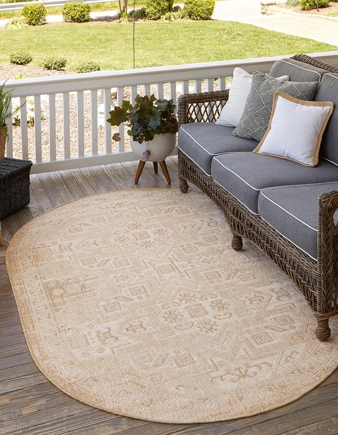 Unique Loom Outdoor Aztec Collection Area Rug - Coba (5' 3" x 8' Oval, Natural/ Ivory)